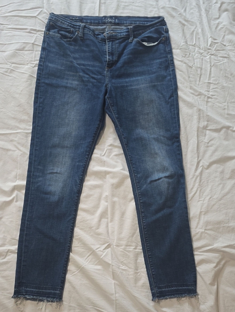 Lucky Brand - Dark Wash Skinny Jeans with Frayed Hem